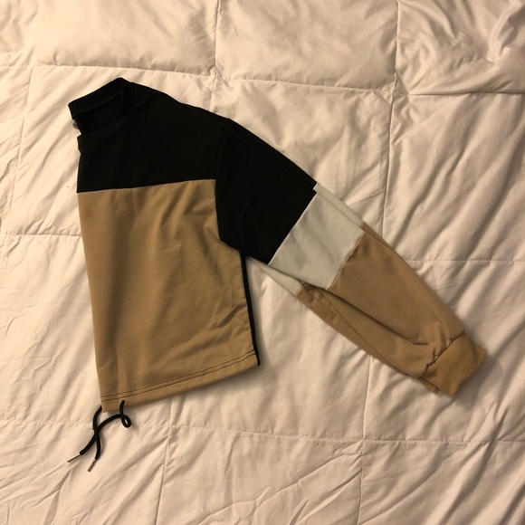 Crew Neck Pullover Crop Top Sweater - Picture 5 of 8